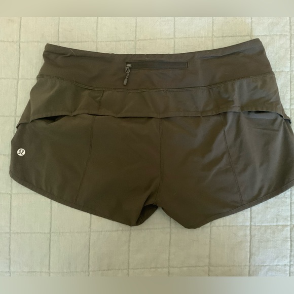Lululemon Speed Up Shorts - Picture 3 of 4